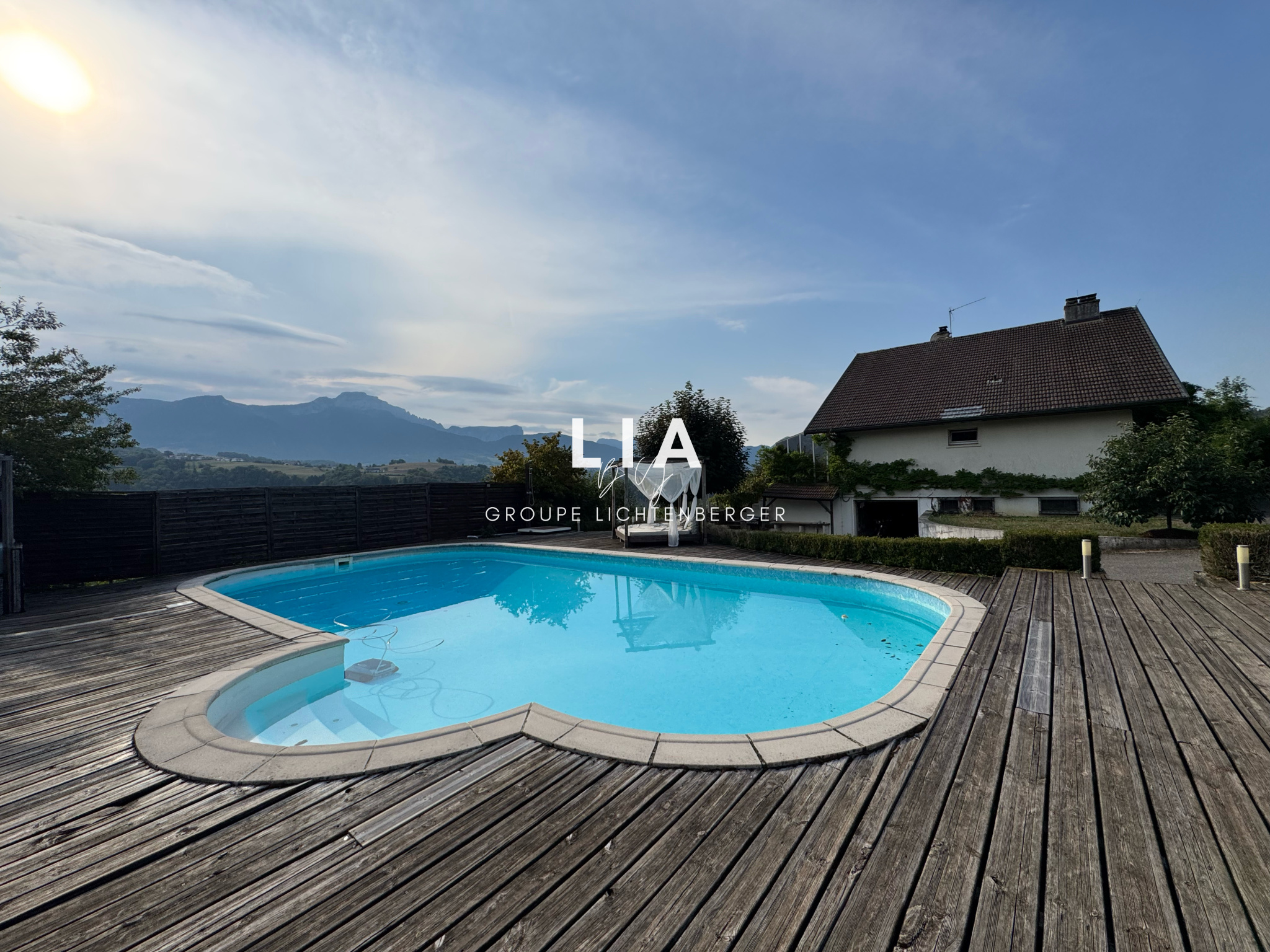 CHARVONNEX Maison individuelle avec piscine